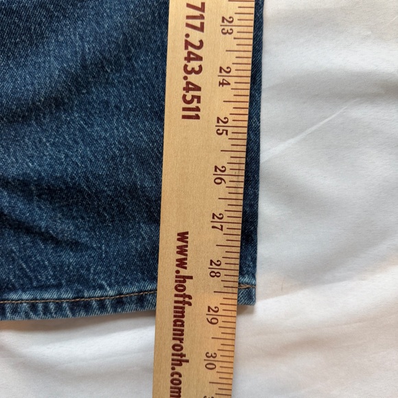 Old Navy The Slouchy Straight Jeans Size 6 Mid Rise Light Wash Relaxed Fit - Picture 9 of 12